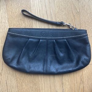 Coach large wristlet- black leather, Gray fabric interior